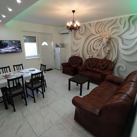 Emmabella Apartmanok Эгер Номер фото